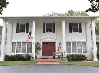 17525 Lisa Ct, Brookfield, WI 53045