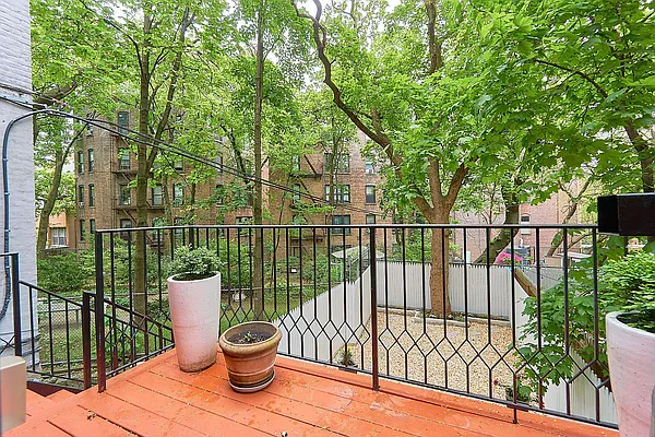 Rented by Compass | media 30