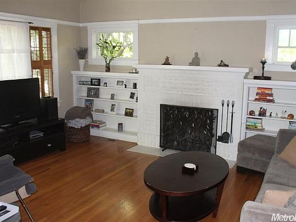 3rd image of 2525 Portola Way