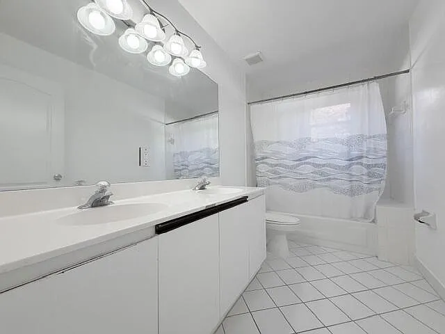 4853 NW 66th Ave — Photo 19