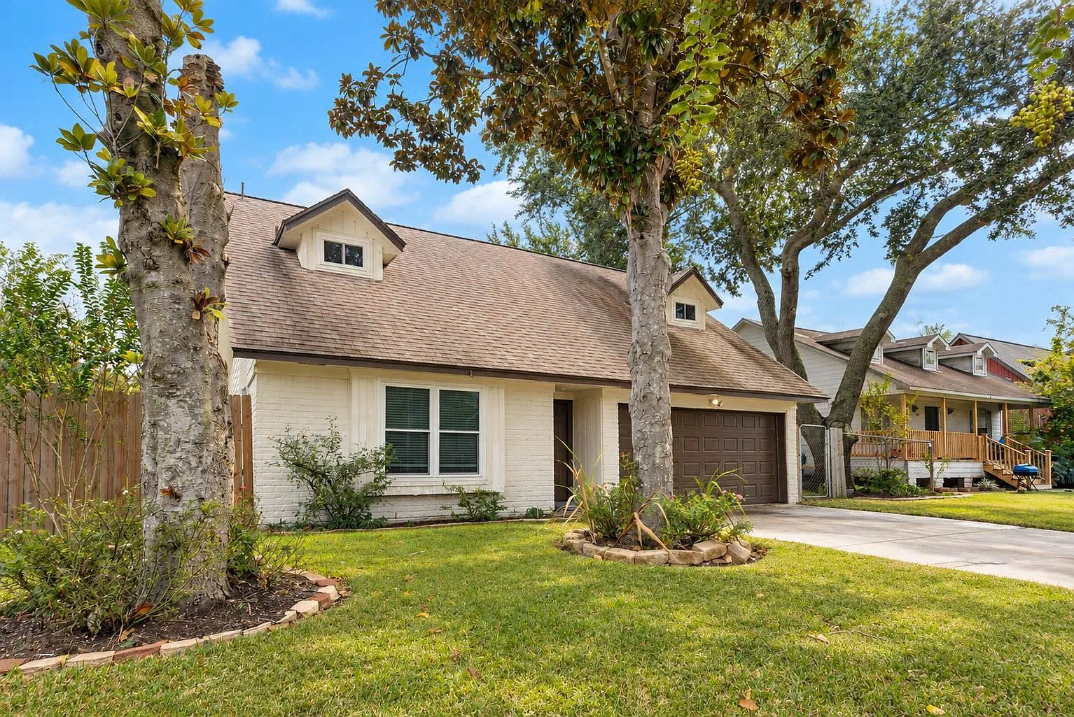 4 bed, 2.5 bath, 1708 sqft, $2,100 — Photo 2
