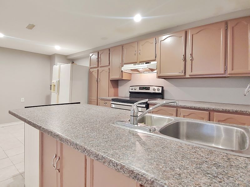 1st image of 621 Quebec St #B