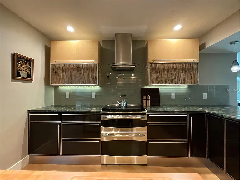 1323 Landings Dr #12 — Photo 12