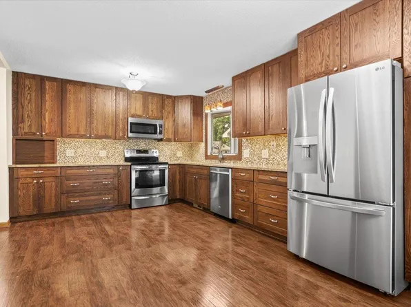 2040 13th Ave E, North Saint Paul, MN 55109