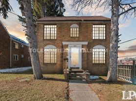 3945 Torrance Dr, Toledo, OH