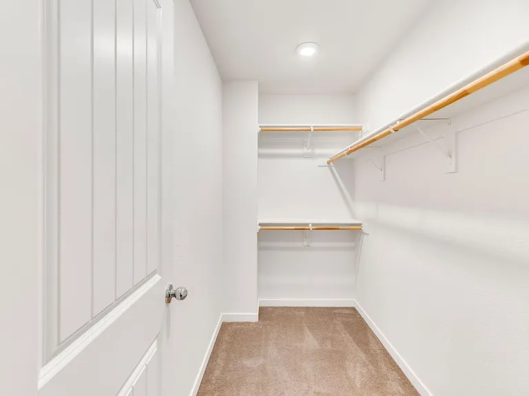 10946 International Dr — Photo 28