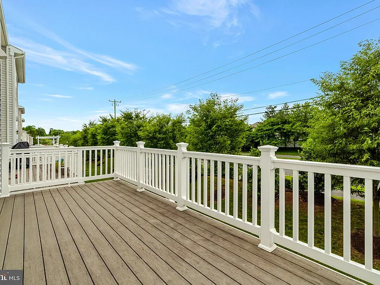 21491 Willow Breeze Sq — Photo 40