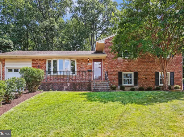 919 Juniper Pl, Alexandria, VA 22304