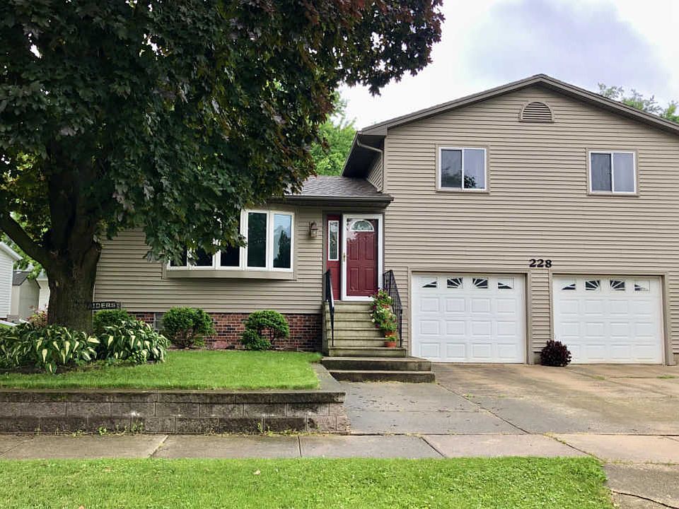 1st image of 228 S 12th St