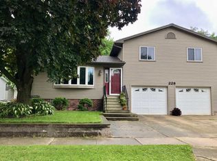228 S 12th St, Sac City, IA 50583