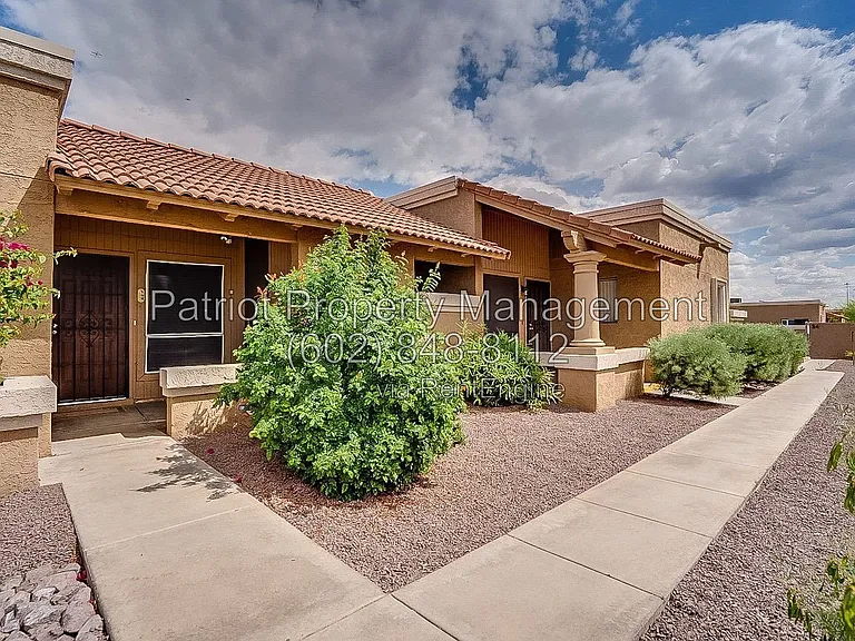 20420 N 6th Dr #7 — Photo 2