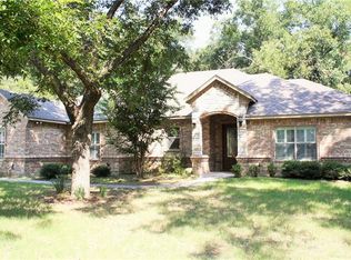 8732 S Monticello Cir, Granbury, TX 76049
