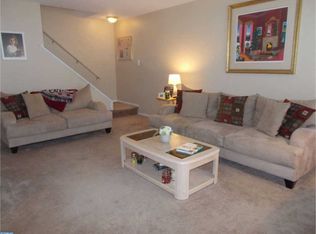 3025 Harbour Dr, Palmyra, NJ 08065