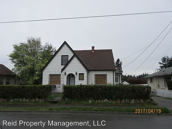 3rd image of 1319 Rainier Ave