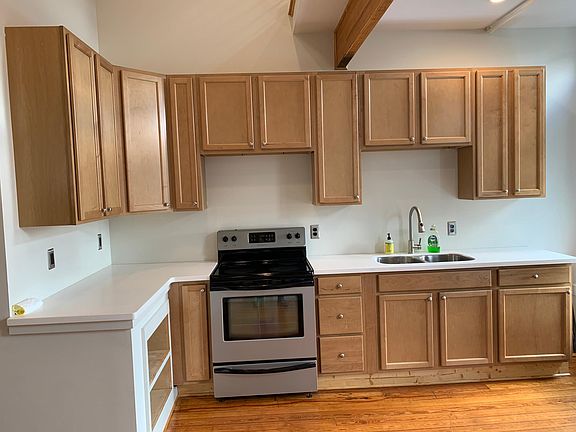 3rd image of 96 Washington St W #2