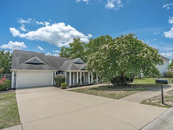 4th image of 224 Summit Ridge Cir