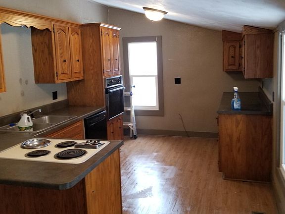 2nd image of 1057 Reynolds St