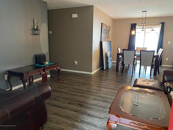 2nd image of 607 Iris St