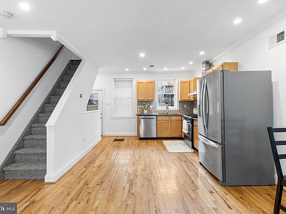 5th image of 742 S Dorrance St