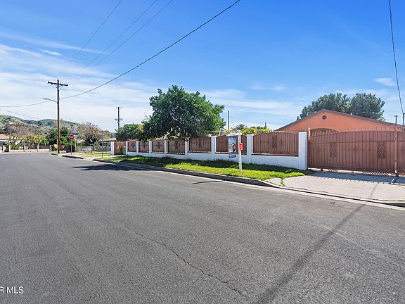 2nd image of 10416 Cantara St