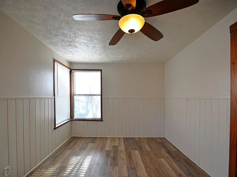 1707A E Main St — Photo 20