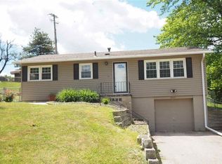 10937 Valley St, Omaha, NE 68144