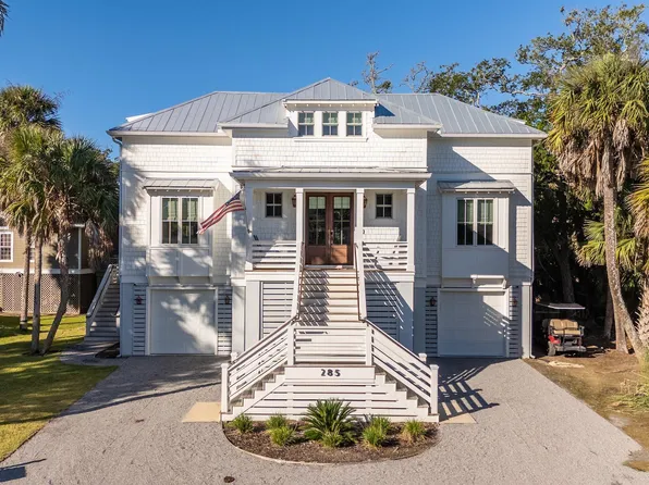 285 Deer Ln, Saint Helena Island, SC 29920
