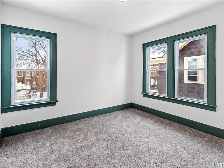 4767 Sturtevant St — Photo 24