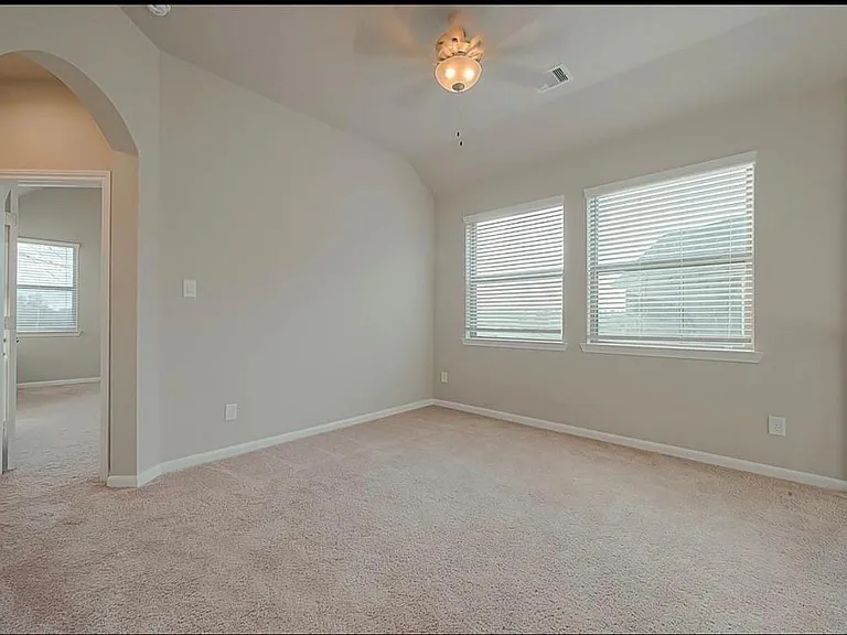 8700 Laurel Crest Dr — Photo 24