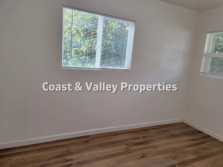 923 Prune St — Photo 5
