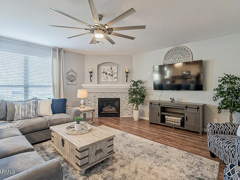 2883 E Birchwood Pl — Photo 18