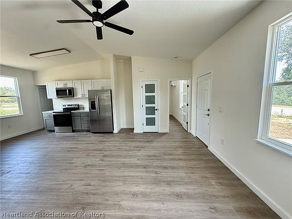 5th image of 127 N Arnold Rd