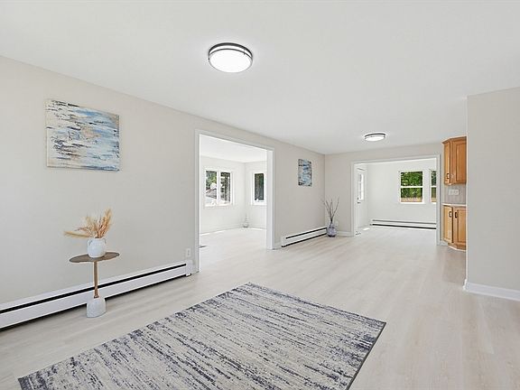 4th image of 6 Almond Dr