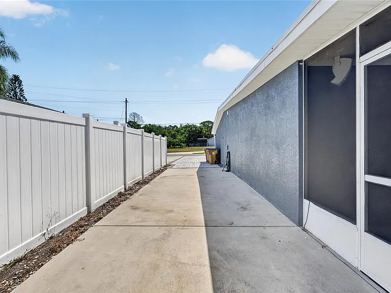 1330 S Shore Dr — Photo 18
