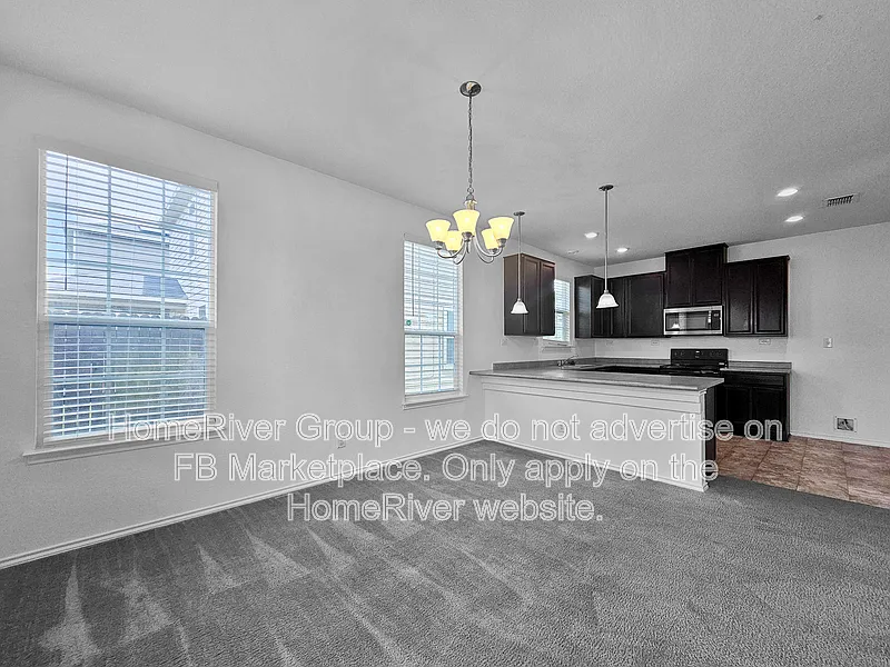 4 bed, 2.5 bath, 2235 sqft, $1,995 — Photo 3