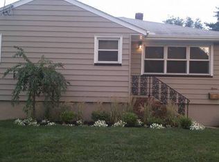 15 Bruno St, Moonachie, NJ 07074