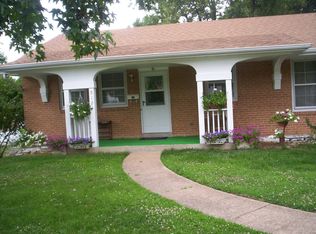 9123 Lemona Dr, Saint Louis, MO 63123