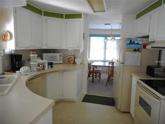 5th image of 16 S Flora Vista St