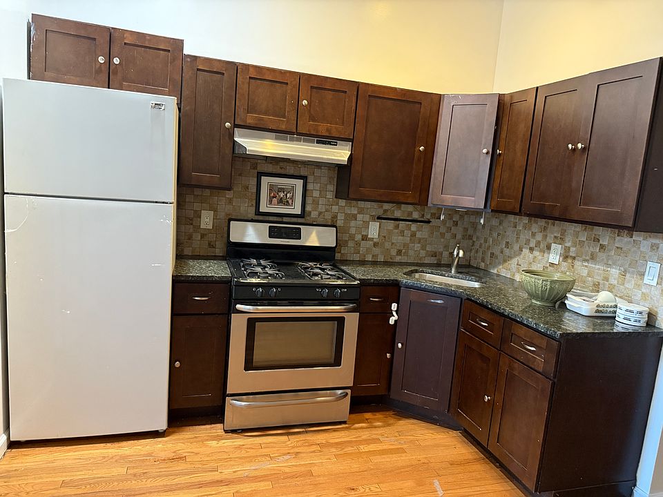 1st image of 101 Rockaway Ave APT 2