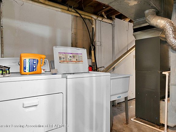 5th image of 1010 Montreux Dr