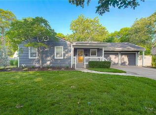 7128 Cedar St, Prairie Village, KS 66208