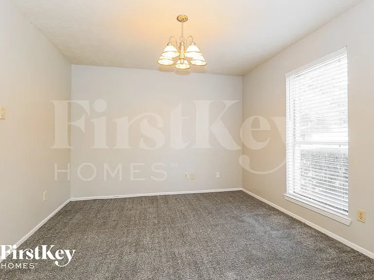 2118 Knollbrook Ln — Photo 7