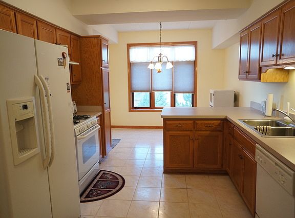 3rd image of 18650 Pine Lake Dr APT 2D
