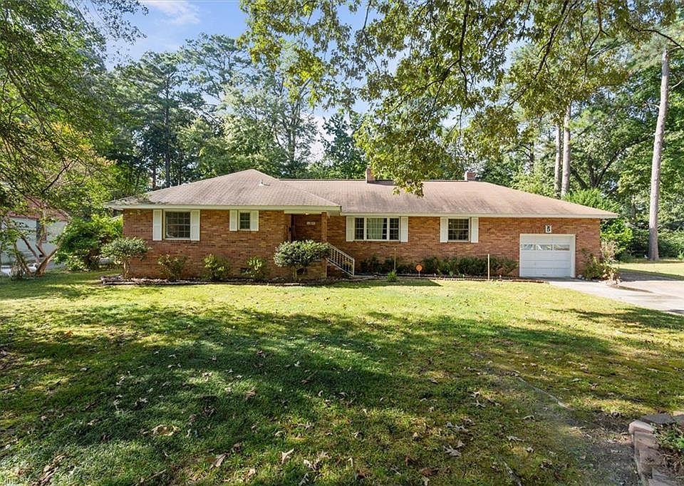 1st image of 5 Wallace Cir