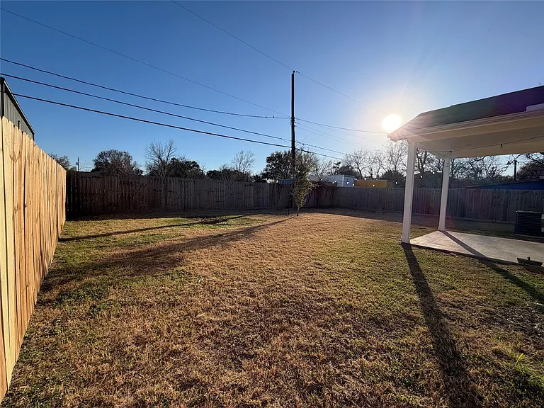 10127 Grover Ln — Photo 10