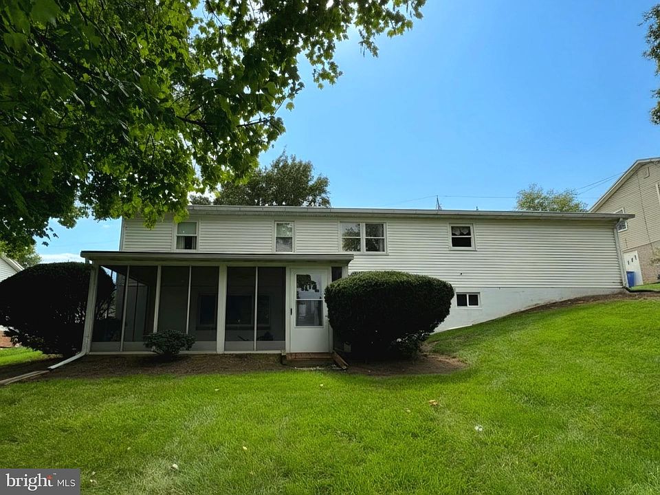 2nd image of 4287 Webster Dr