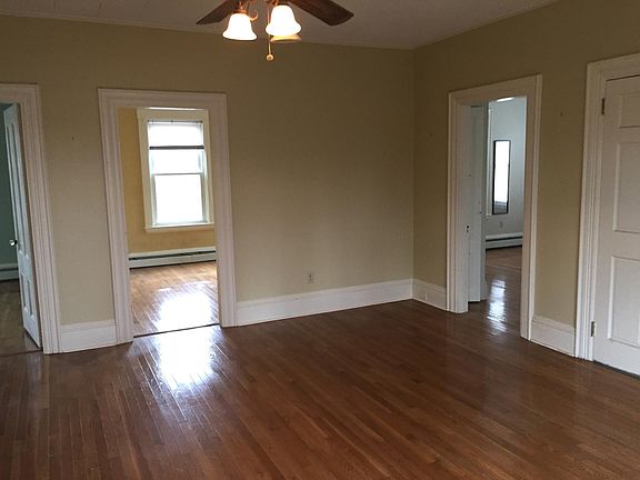 3rd image of 151 Sandwich St #2