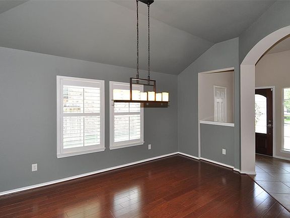 5th image of 15810 Magnolia Shores Ln