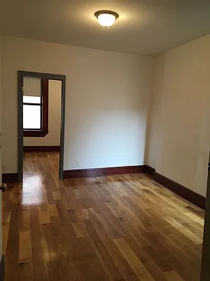 Rented by International Property Services LLC | media 10