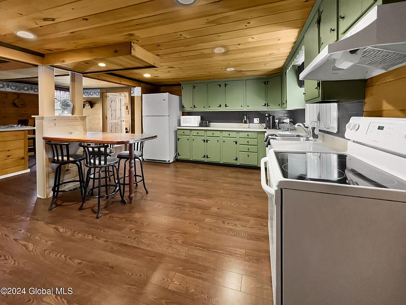 5th image of 103 Vaughn Road